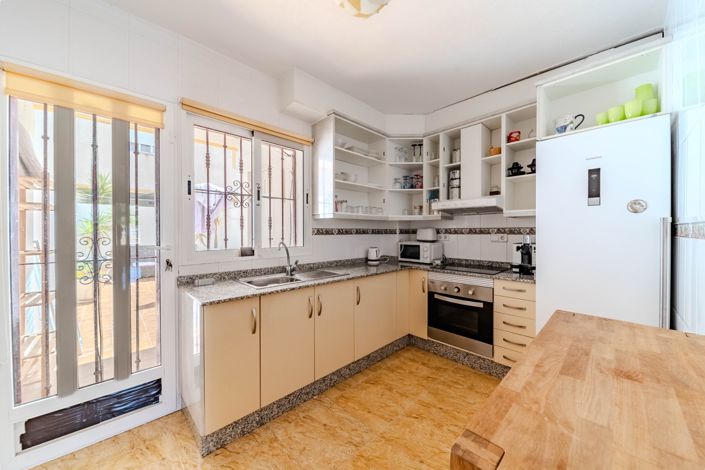 Image No.9-3 Bed Townhouse for sale