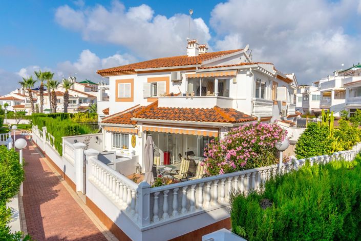 Image No.1-3 Bed Townhouse for sale