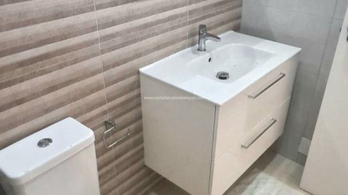 Image No.20-2 Bed Apartment for sale