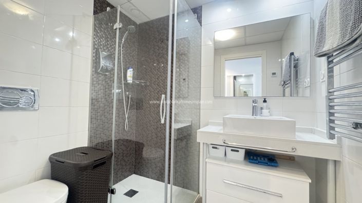 Image No.18-2 Bed Apartment for sale