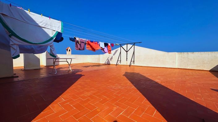 Image No.24-3 Bed Apartment for sale