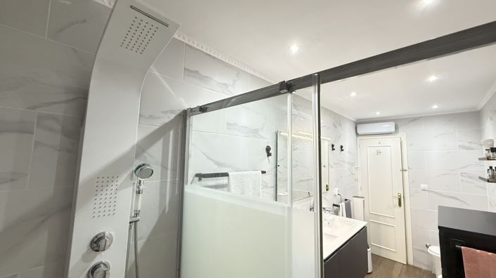 Image No.18-2 Bed Property for sale