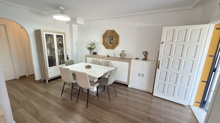 Image No.4-2 Bed Property for sale