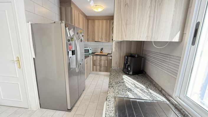 Image No.7-2 Bed Property for sale