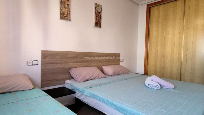 Image No.20-3 Bed Townhouse for sale