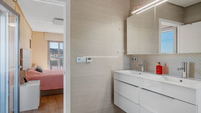 Image No.16-2 Bed Villa for sale