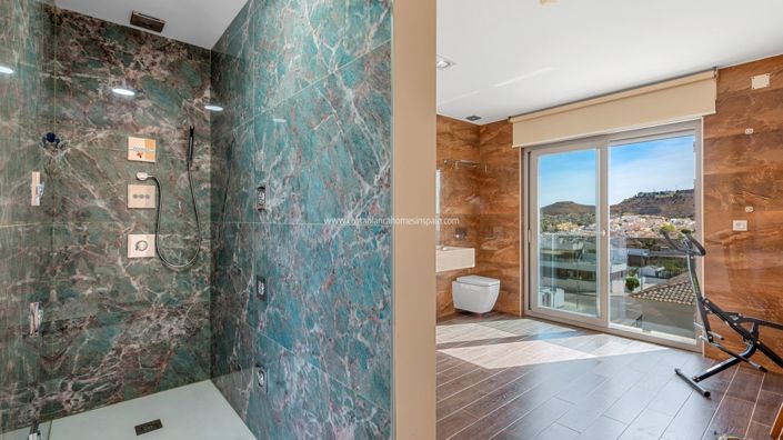 Image No.20-2 Bed Villa for sale