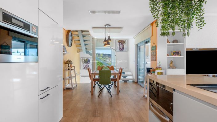 Image No.4-2 Bed Villa for sale