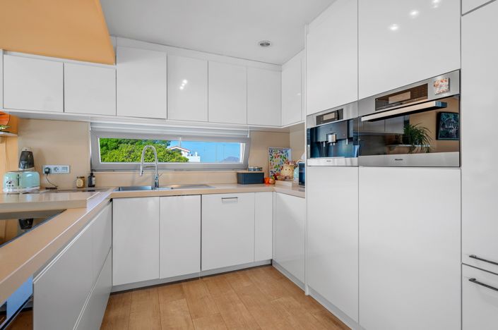 Image No.6-2 Bed Property for sale