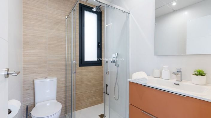 Image No.10-3 Bed Property for sale