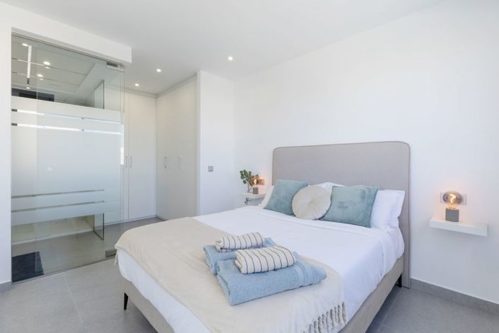 Image No.16-3 Bed Property for sale