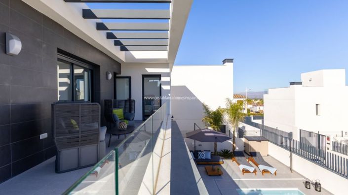 Image No.18-3 Bed Property for sale