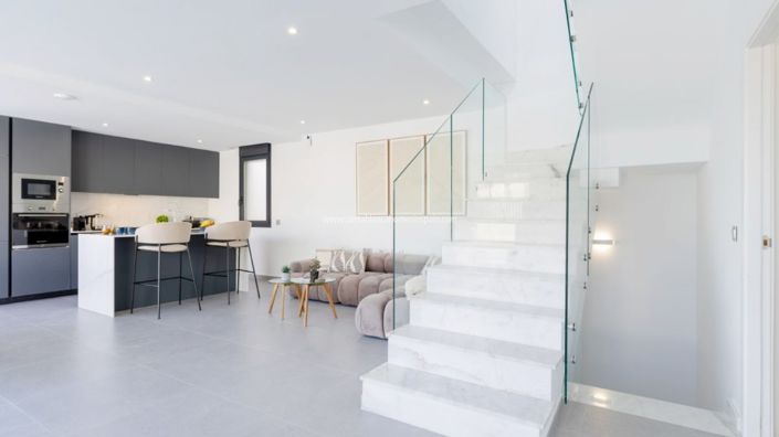 Image No.20-3 Bed Property for sale