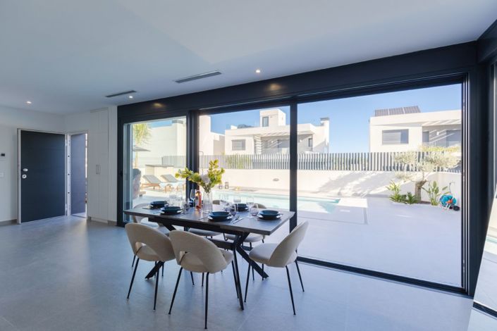 Image No.21-3 Bed Property for sale