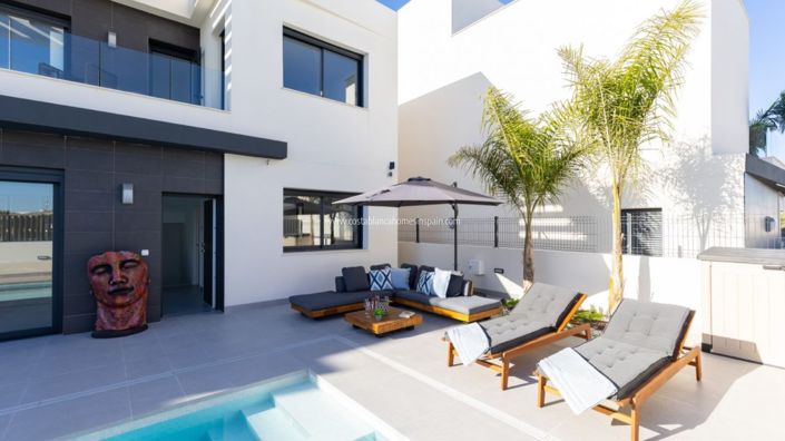 Image No.22-3 Bed Property for sale