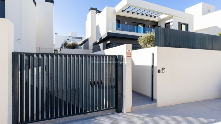 Image No.24-3 Bed Property for sale