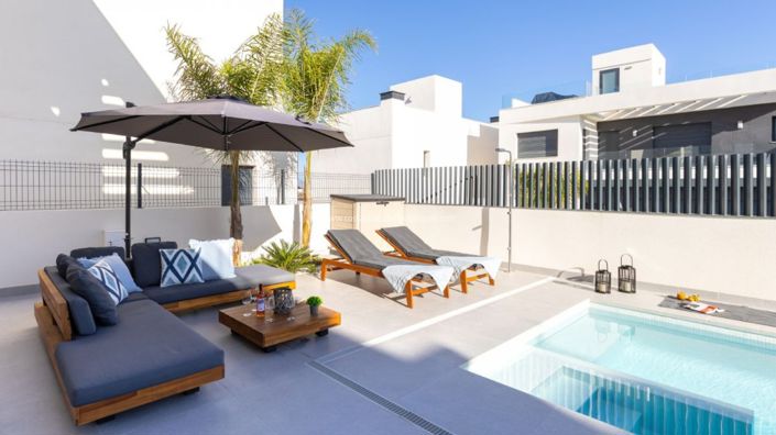 Image No.3-3 Bed Property for sale