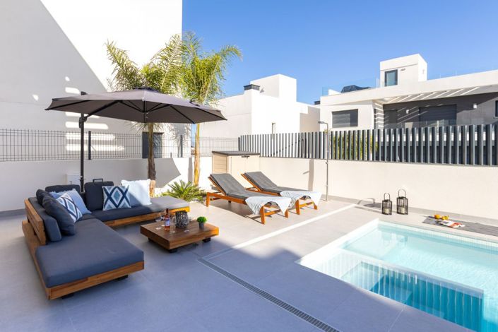 Image No.3-3 Bed Property for sale