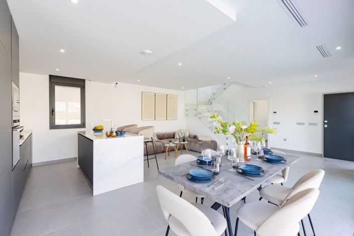 Image No.7-3 Bed Property for sale