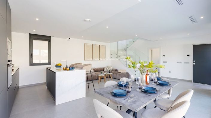 Image No.7-3 Bed Property for sale