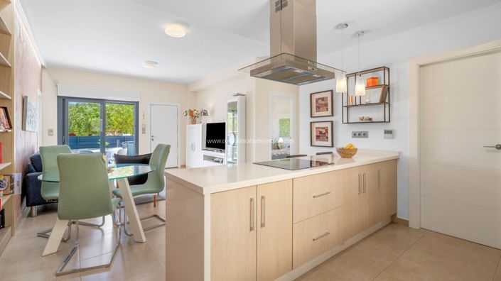 Image No.10-3 Bed Townhouse for sale