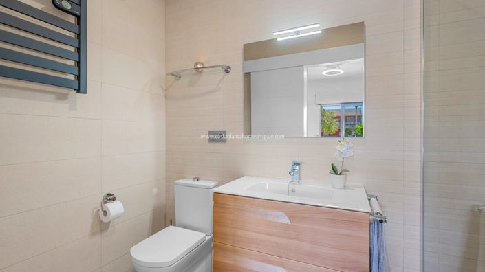 Image No.17-3 Bed Townhouse for sale