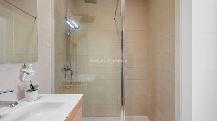 Image No.18-3 Bed Townhouse for sale