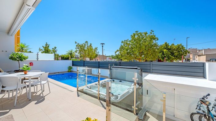 Image No.2-3 Bed Townhouse for sale