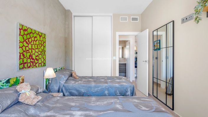 Image No.21-3 Bed Townhouse for sale