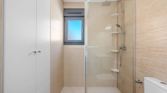 Image No.23-3 Bed Townhouse for sale