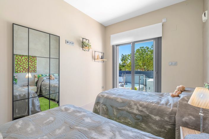 Image No.24-3 Bed Townhouse for sale