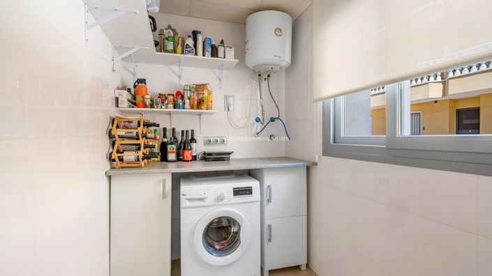 Image No.40-3 Bed Townhouse for sale