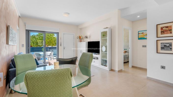 Image No.6-3 Bed Townhouse for sale