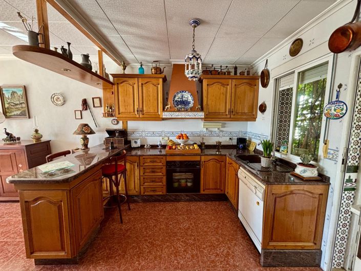 Image No.19-4 Bed Property for sale