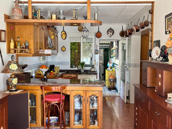 Image No.20-4 Bed Property for sale