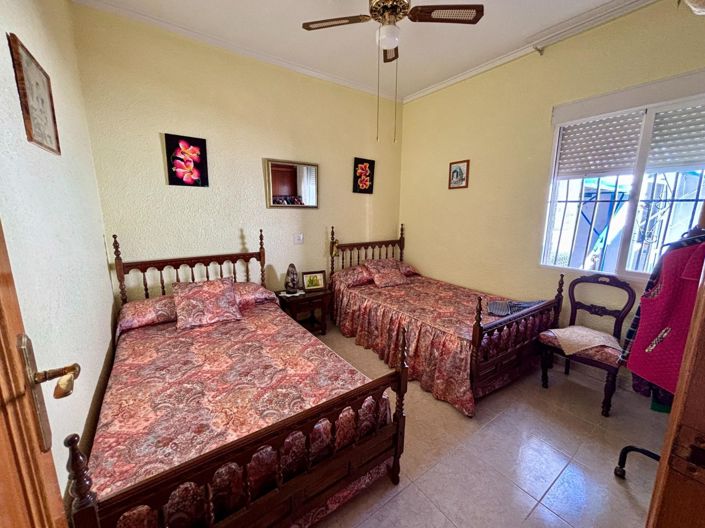 Image No.26-4 Bed Property for sale