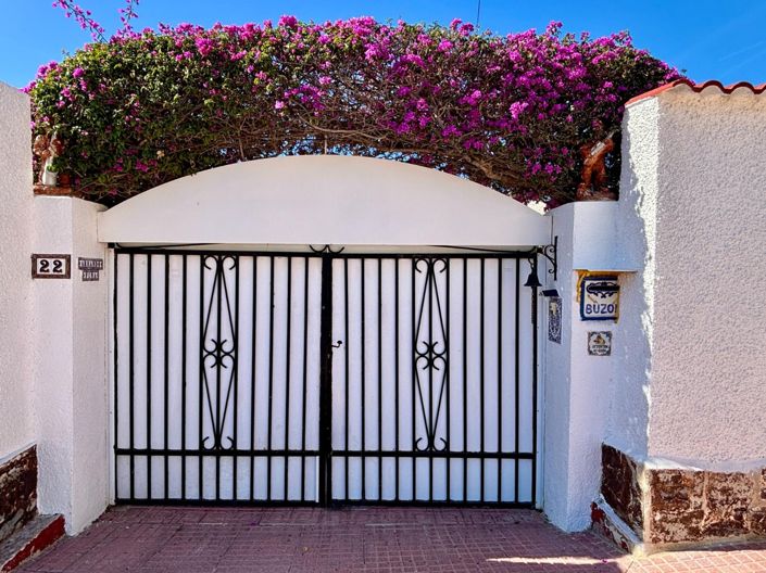 Image No.37-4 Bed Property for sale