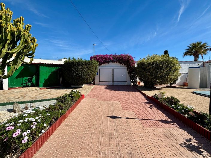 Image No.39-4 Bed Property for sale