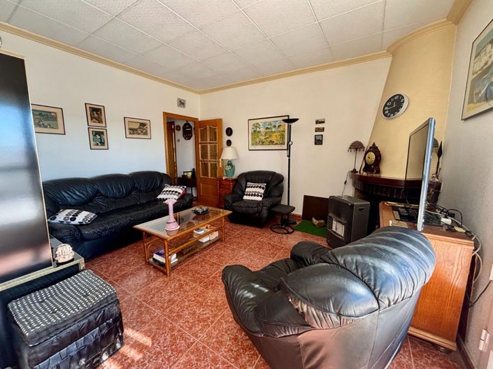 Image No.4-4 Bed Property for sale