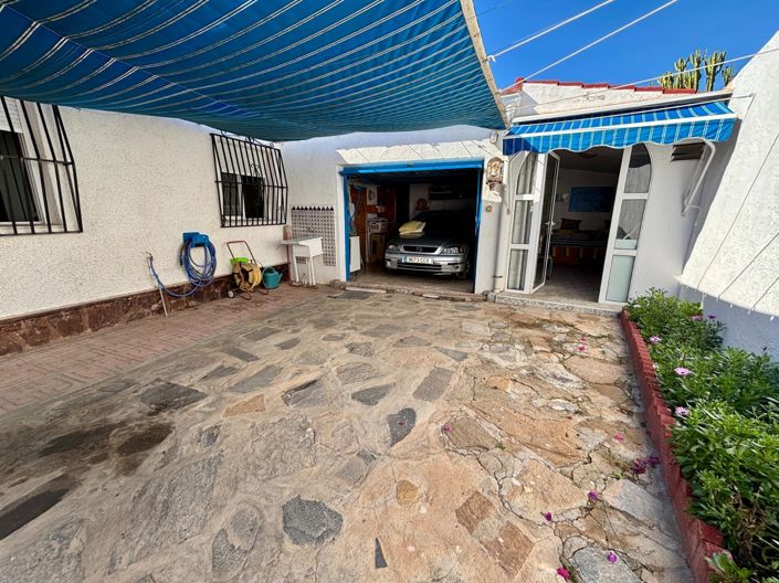 Image No.40-4 Bed Property for sale