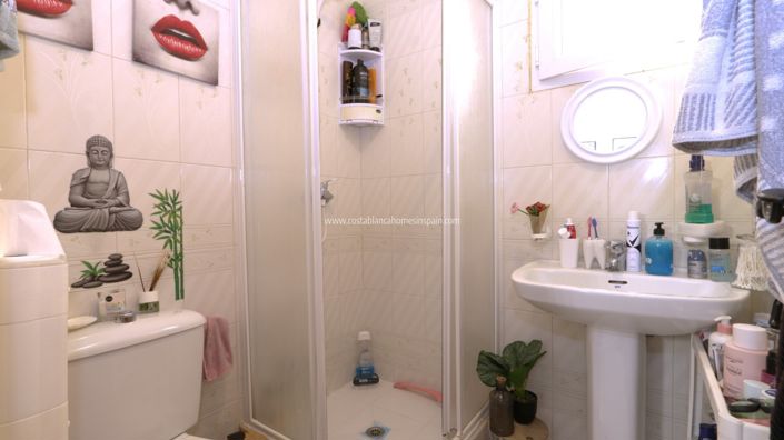 Image No.12-2 Bed Bungalow for sale