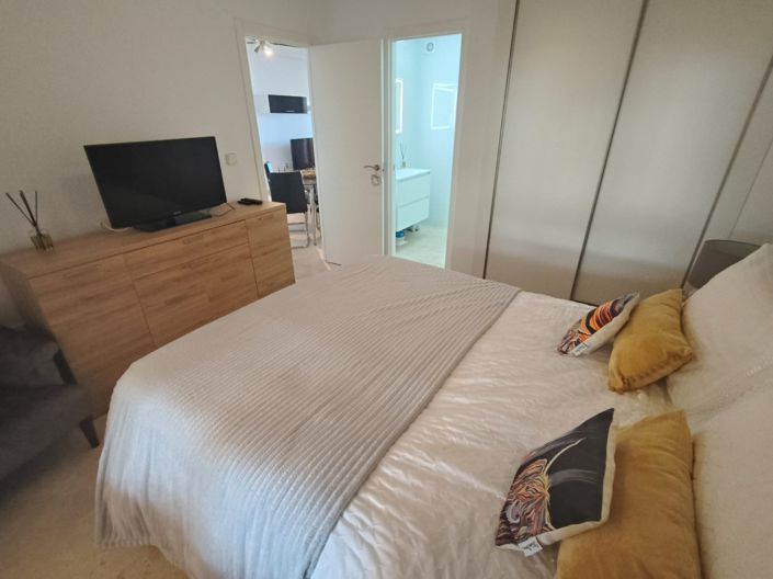 Image No.15-2 Bed Apartment for sale