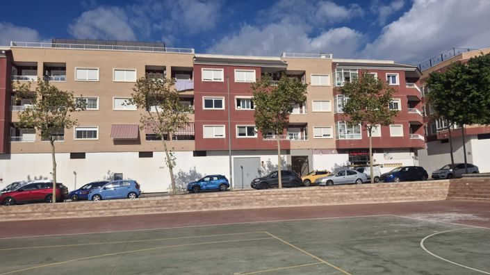 Image No.1-3 Bed Apartment for sale