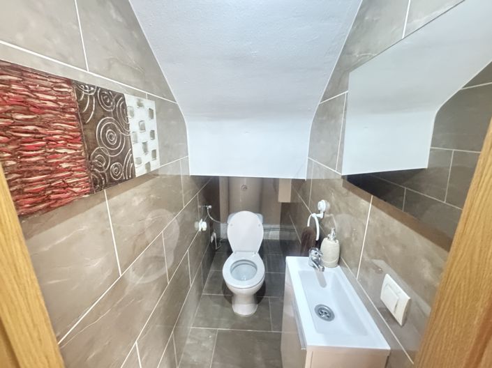 Image No.10-4 Bed Townhouse for sale