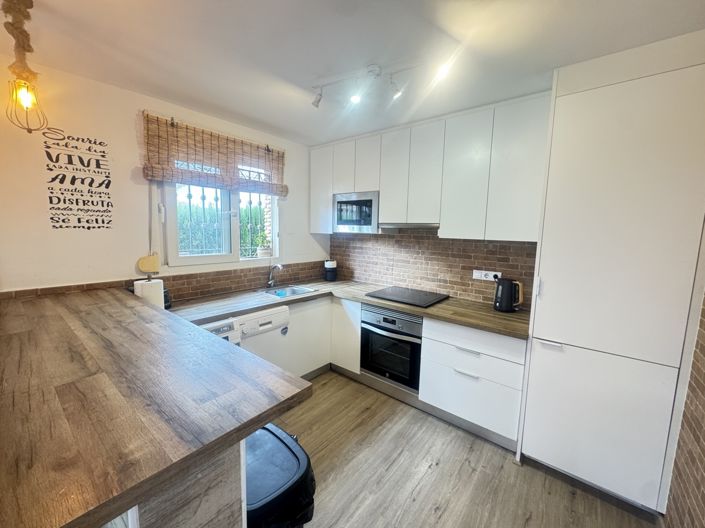 Image No.7-4 Bed Townhouse for sale