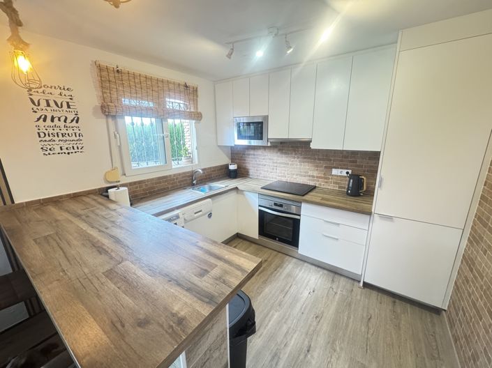 Image No.8-4 Bed Townhouse for sale