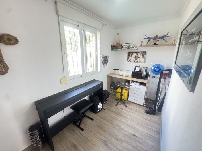 Image No.9-4 Bed Townhouse for sale