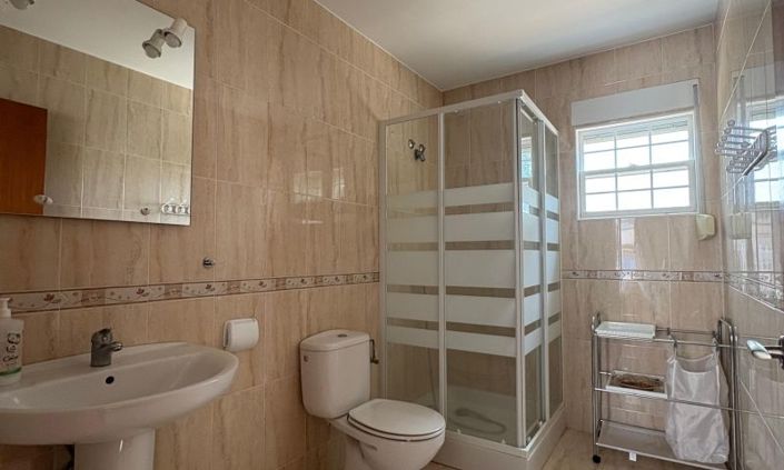 Image No.22-4 Bed Property for sale