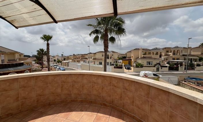 Image No.27-4 Bed Property for sale