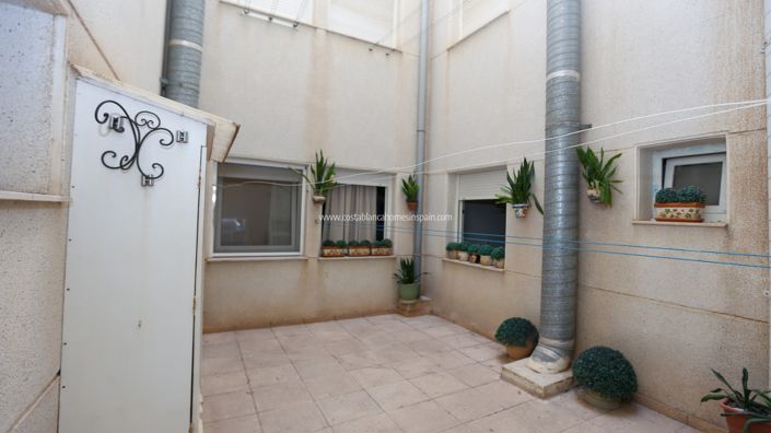 Image No.20-3 Bed Apartment for sale